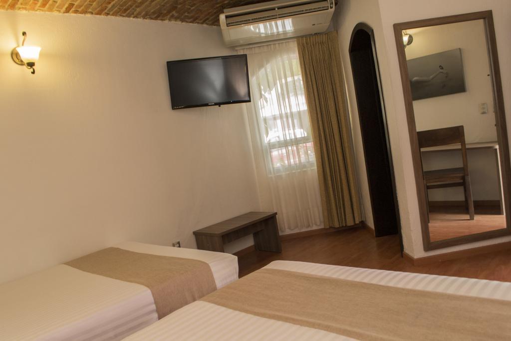 Hotel Villa Del Sol Expo กัวดาลาฮารา ภายนอก รูปภาพ