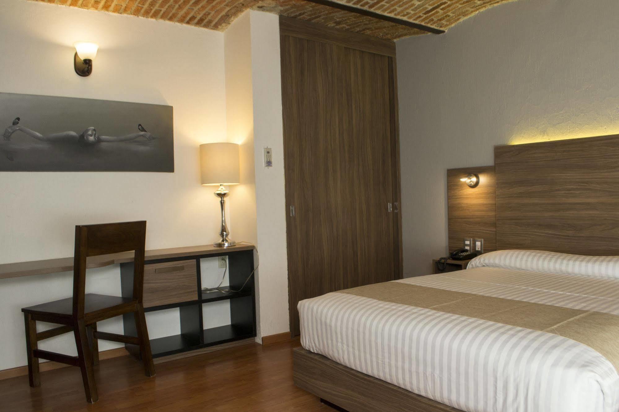 Hotel Villa Del Sol Expo กัวดาลาฮารา ภายนอก รูปภาพ