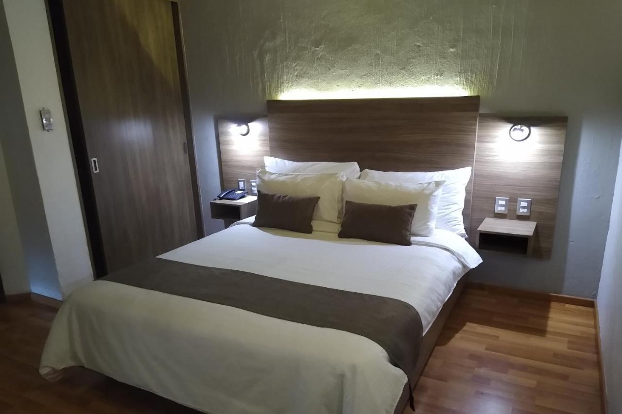 Hotel Villa Del Sol Expo กัวดาลาฮารา ภายนอก รูปภาพ