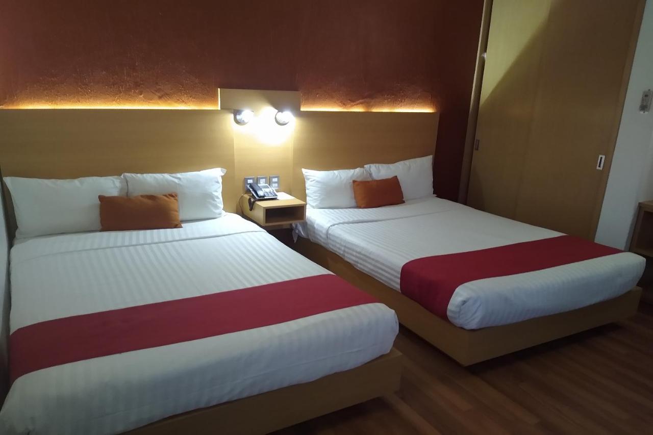 Hotel Villa Del Sol Expo กัวดาลาฮารา ภายนอก รูปภาพ